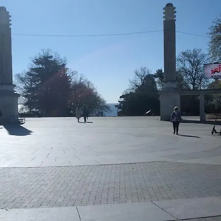 Festival And Congress Centre * فارنا